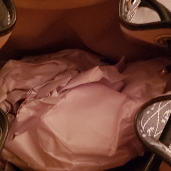 Dooney & Bourke monogram medium bucket purse. - Picture 4 of 4